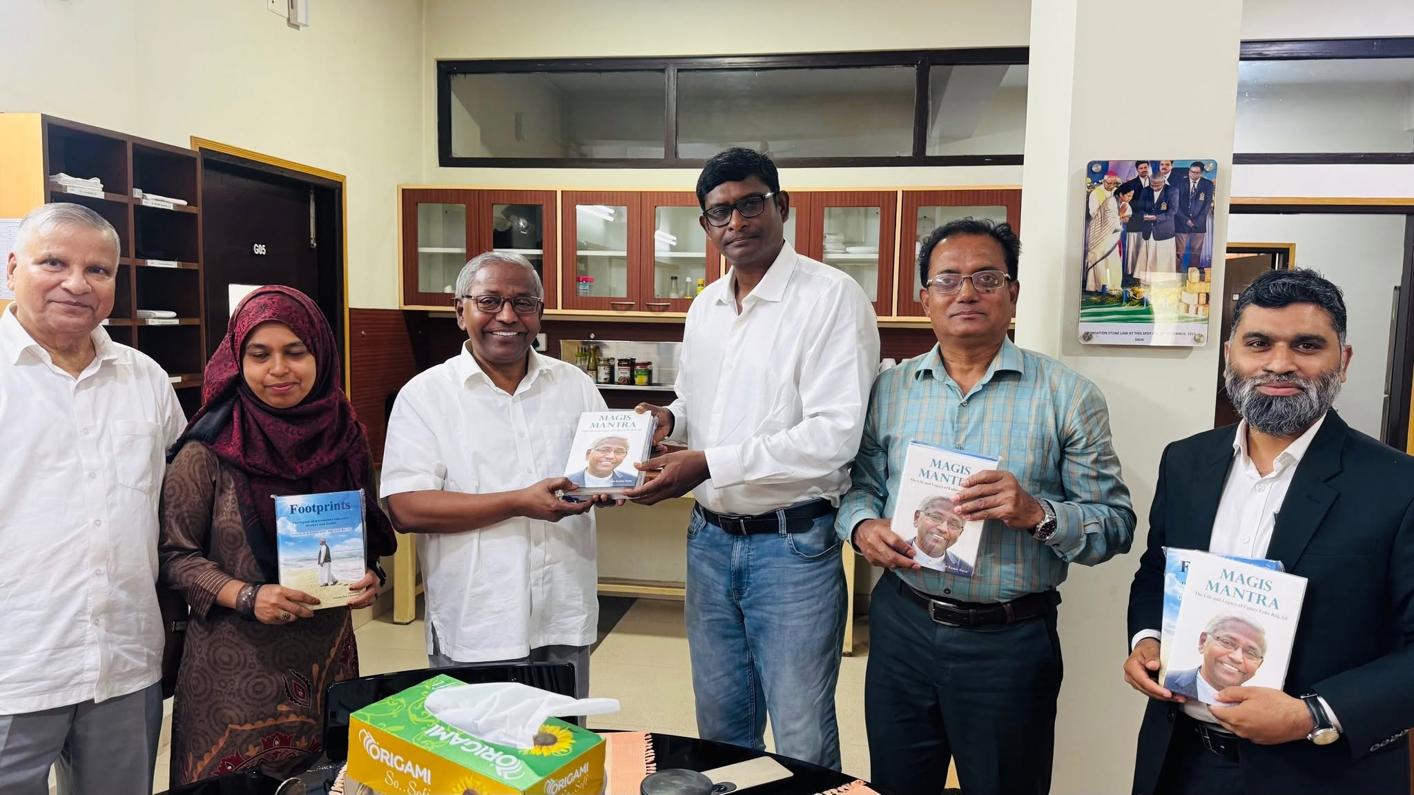 Strengthening Academic Ties Across Borders: St. Xavier's University, Kolkata Hosts Dhaka International University Delegation